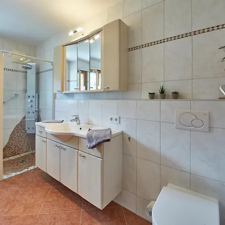 Hochwart Mit Eigenem Eingang Apartment *